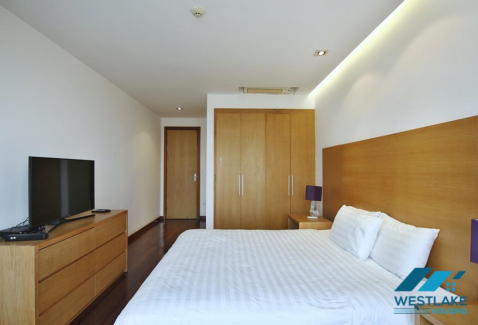 Beautiful West lake view, duplex 03 bedrooms apartment for rent in Xuan Dieu, Tay Ho, Ha Noi