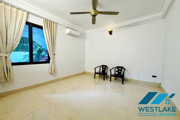 Cho Thuê Nhà 4 Phòng Ngủ Đường Xuân Diệu Tây Hồ, Hà Nội, Phong Cách Hiện Đại, Sân Vườn Sáng Thoáng
