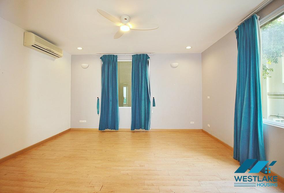 A nice 4 bedroom house for rent with big yard in Tay Ho, Ha Noi