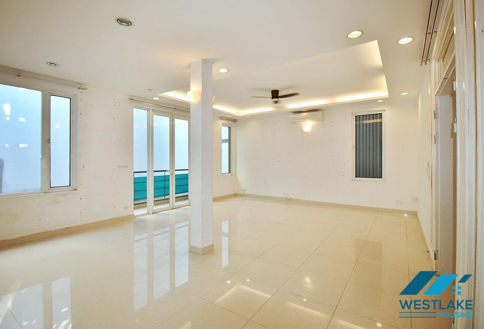 A nice 4 bedroom house for rent with big yard in Tay Ho, Ha Noi