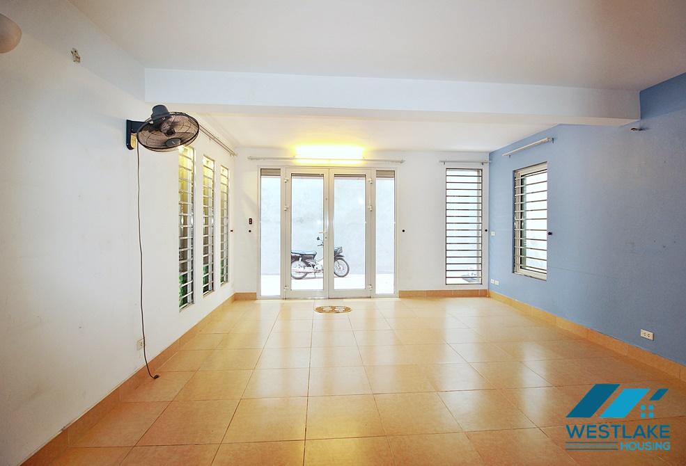 A nice 4 bedroom house for rent with big yard in Tay Ho, Ha Noi