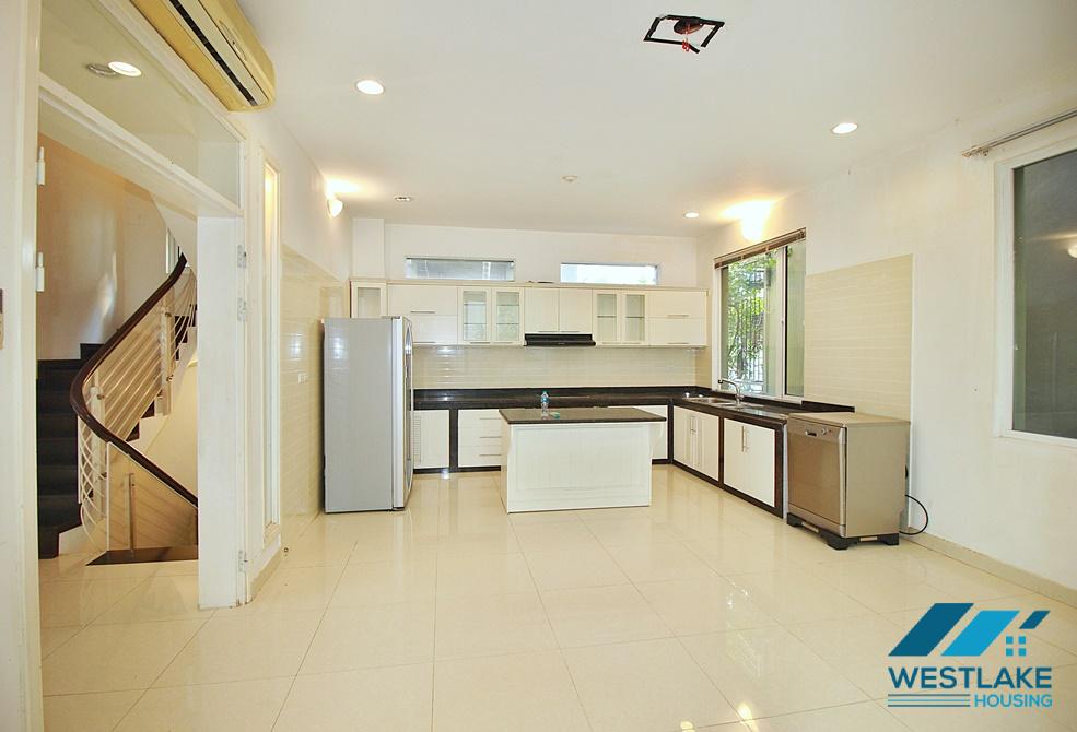A nice 4 bedroom house for rent with big yard in Tay Ho, Ha Noi