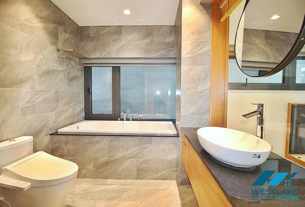 Cho Thuê Căn Hộ 3 Phòng Ngủ Mới Đẹp Hiện Đại, Ban Công Rộng, View Hồ Thoáng Mát Tại Âu Cơ, Tây Hồ, Hà Nội