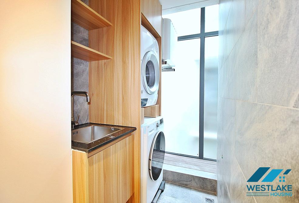 Căn Hộ 3 Phòng Ngủ Mới Đẹp Hiện Đại, Ban Công Rộng, View Hồ Thoáng Mát Cho Thuê Tại  Âu Cơ, Tây Hồ, Hà Nội