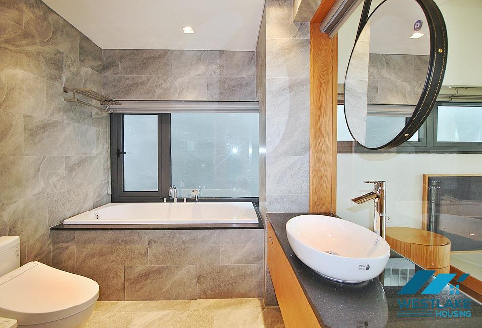 Căn Hộ 3 Phòng Ngủ Mới Đẹp Hiện Đại, Ban Công Rộng, View Hồ Thoáng Mát Cho Thuê Tại  Âu Cơ, Tây Hồ, Hà Nội