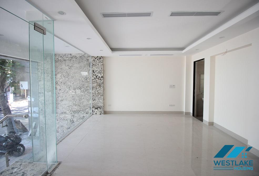 A beautiful office building for rent in Tay Ho, Ha Noi