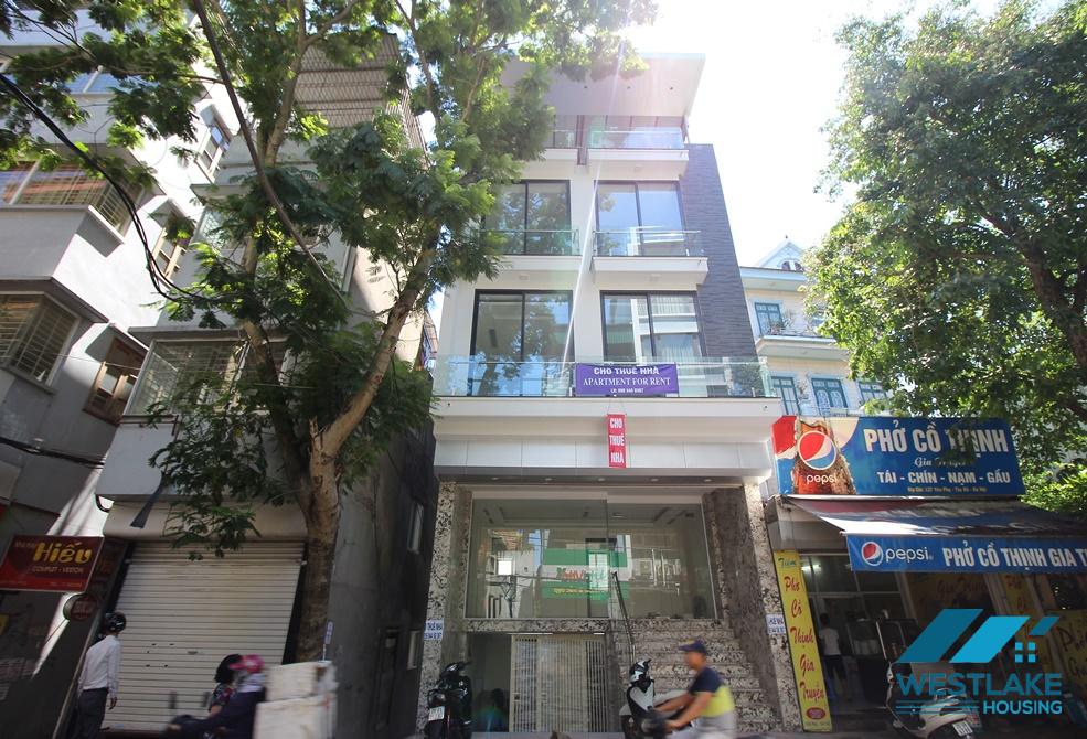 A beautiful office building for rent in Tay Ho, Ha Noi