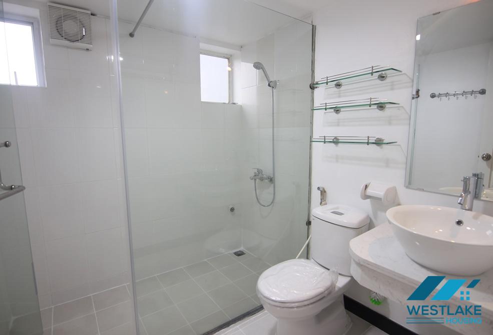High floor and brightly 2 bedroom apartment for rent in Tu Hoa, Tay Ho