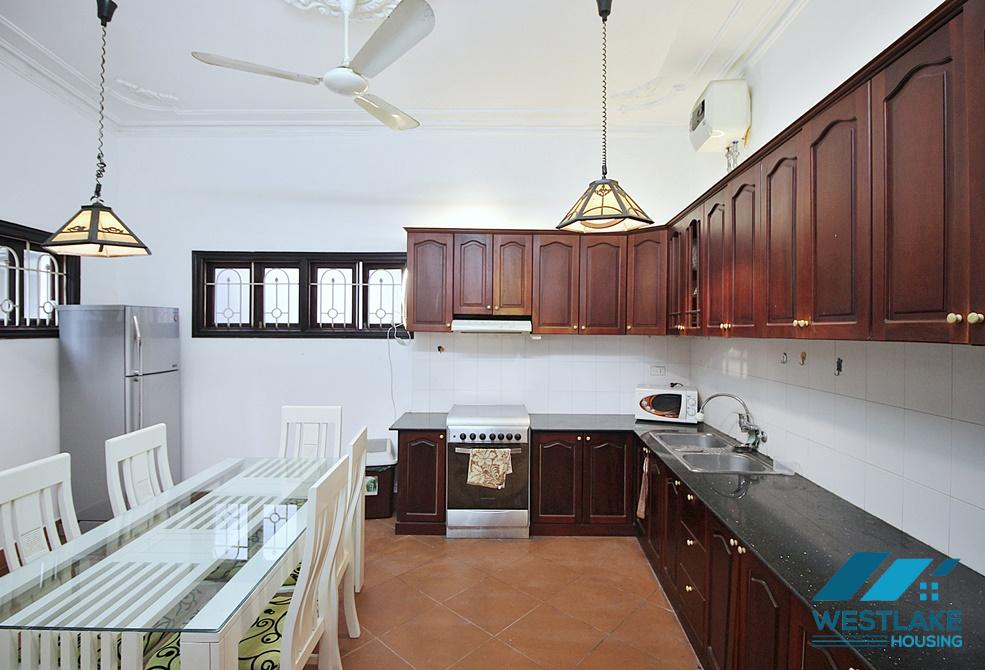 A cheap 4 bedroom house for rent in Tu Hoa, Tay Ho, Ha Noi A cheap 4 bedroom house for rent in Tu Hoa, Tay Ho, Ha Noi