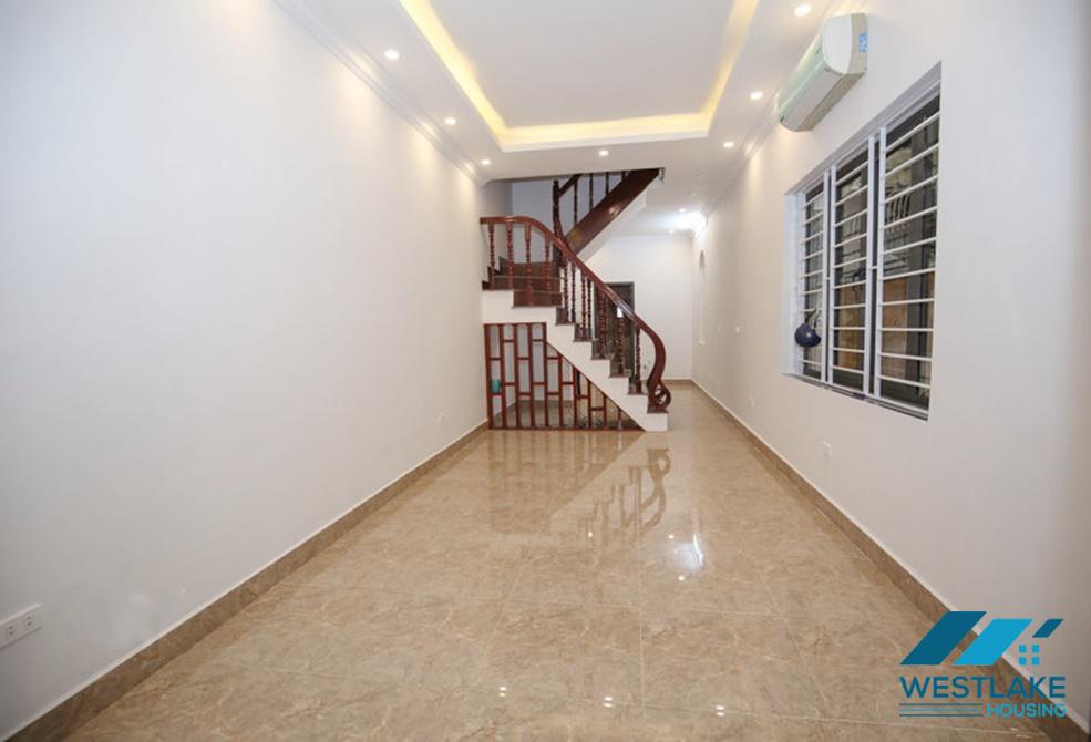 A new 4 bedroom house for rent in Tu Hoa, Tay Ho, Ha Noi A new 4 bedroom house for rent in Tu Hoa, Tay Ho, Ha Noi