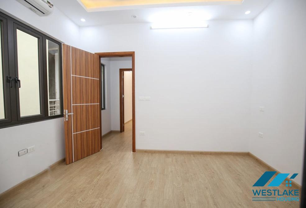 A new 4 bedroom house for rent in Tu Hoa, Tay Ho, Ha Noi A new 4 bedroom house for rent in Tu Hoa, Tay Ho, Ha Noi