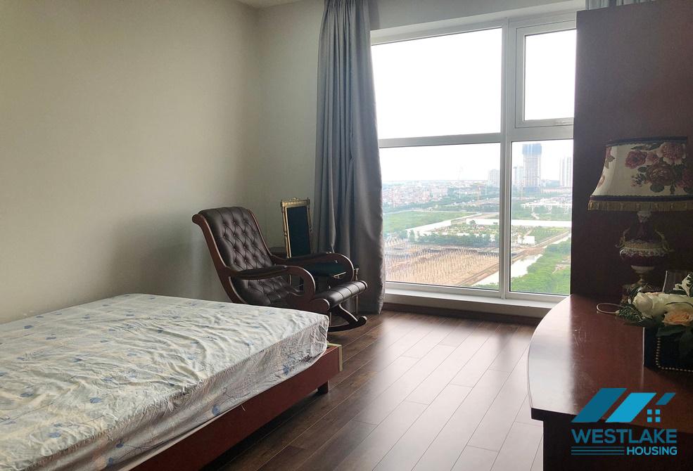 Cho thuê căn hộ 3 phòng ngủ hiện đại và sang trọng tại khu đô thị Ciputra.