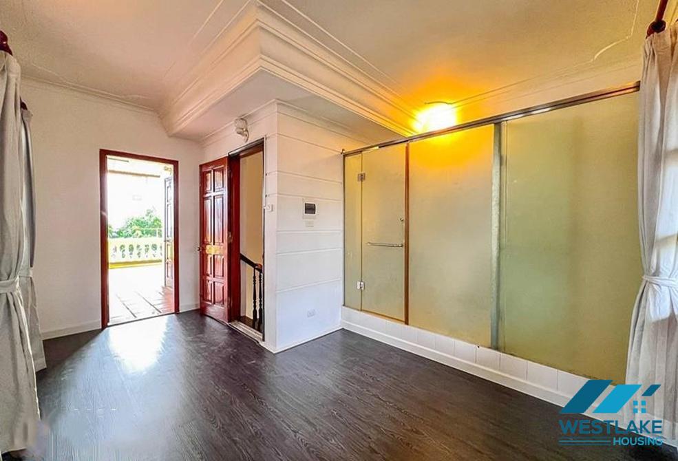 Renovated 05-bedrooms house with swimming pool for rent in Tay Ho, Ha Noi Renovated 05-bedrooms house with swimming pool for rent in Tay Ho, Ha Noi