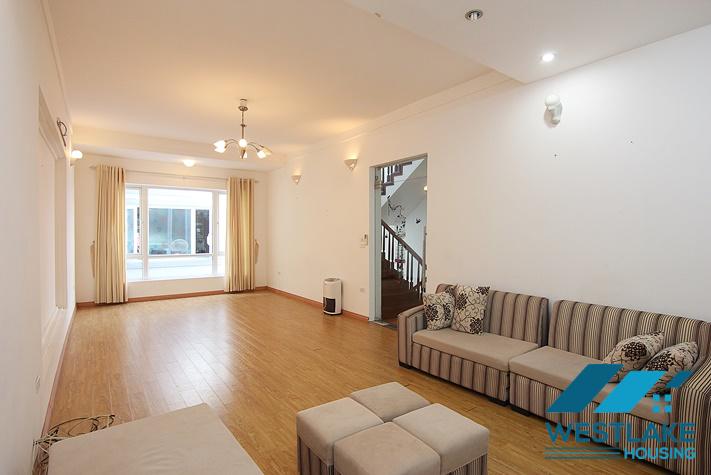 Cho Thuê Nhà 6 Phòng Ngủ Rộng Thoáng Tại Tô Ngọc Vân, Tây Hồ, Hà Nội Cho Thuê Nhà 6 Phòng Ngủ Rộng Thoáng Tại Tô Ngọc Vân, Tây Hồ, Hà Nội