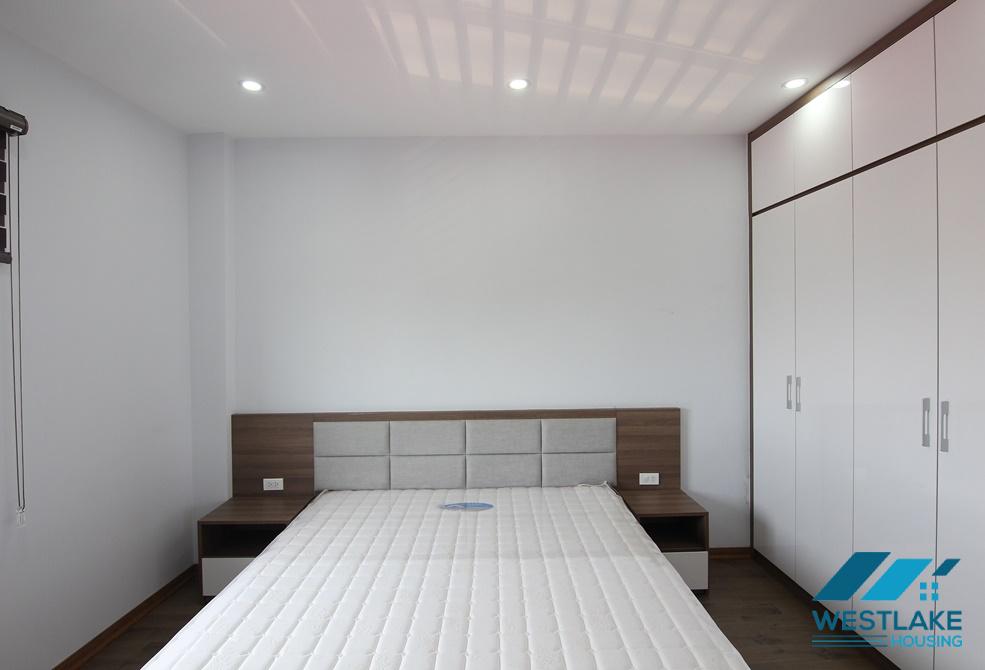 Cho Thuê Căn Hộ 2 Phòng Ngủ Có Sân Thượng Rộng Nhìn Ra Công Viên Nước Tại Tây Hồ, Hà Nội. Cho Thuê Căn Hộ 2 Phòng Ngủ Có Sân Thượng Rộng Nhìn Ra Công Viên Nước Tại Tây Hồ, Hà Nội.