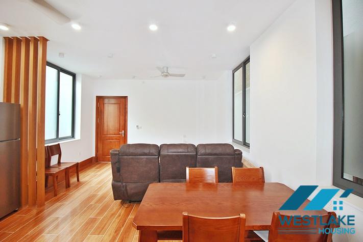 Cho Thuê Căn Hộ Một Phòng Ngủ Hoàn Toàn Mới, Rộng Thoáng Tại Tây Hồ, Hà Nội