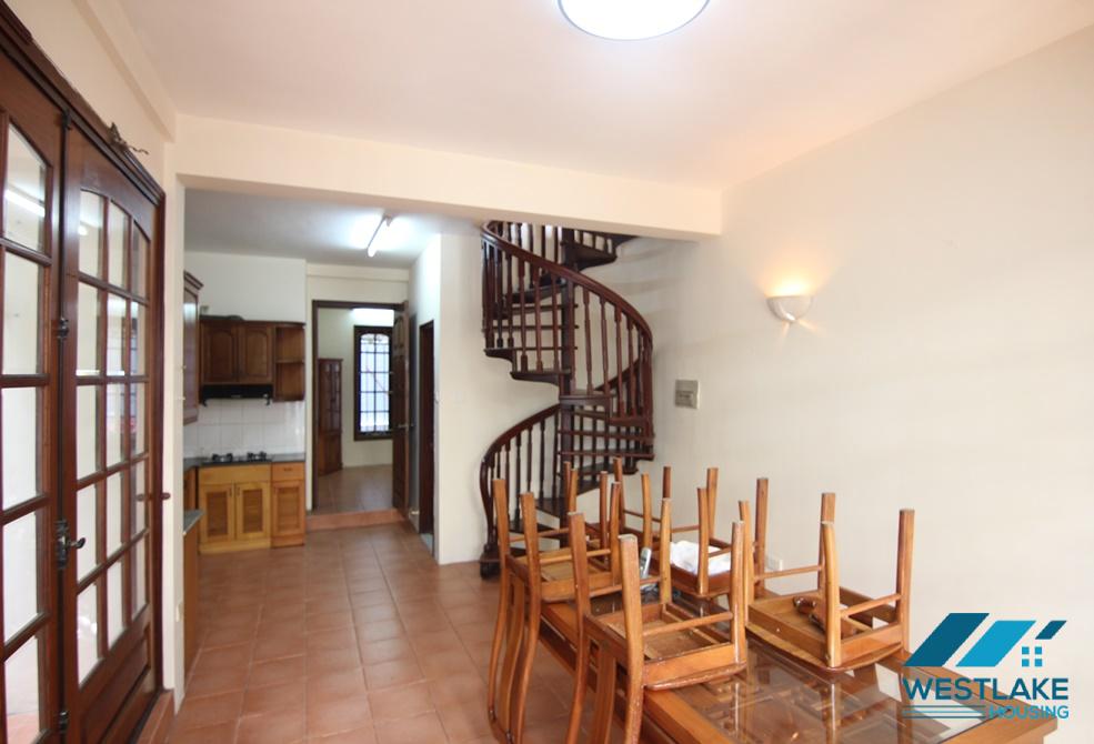 A large 4 bedroom house for rent in Tu Hoa, Tay Ho, Ha Noi A large 4 bedroom house for rent in Tu Hoa, Tay Ho, Ha Noi