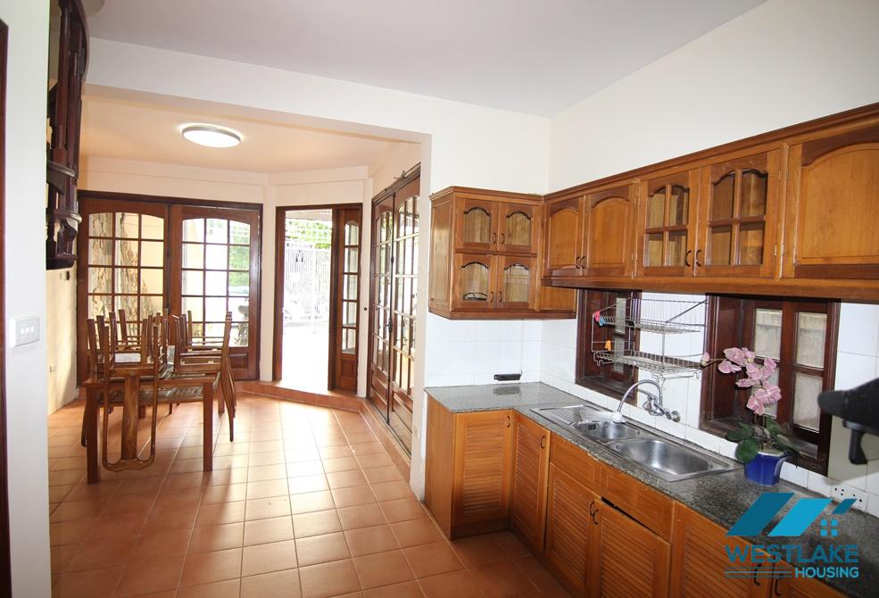 A large 4 bedroom house for rent in Tu Hoa, Tay Ho, Ha Noi A large 4 bedroom house for rent in Tu Hoa, Tay Ho, Ha Noi