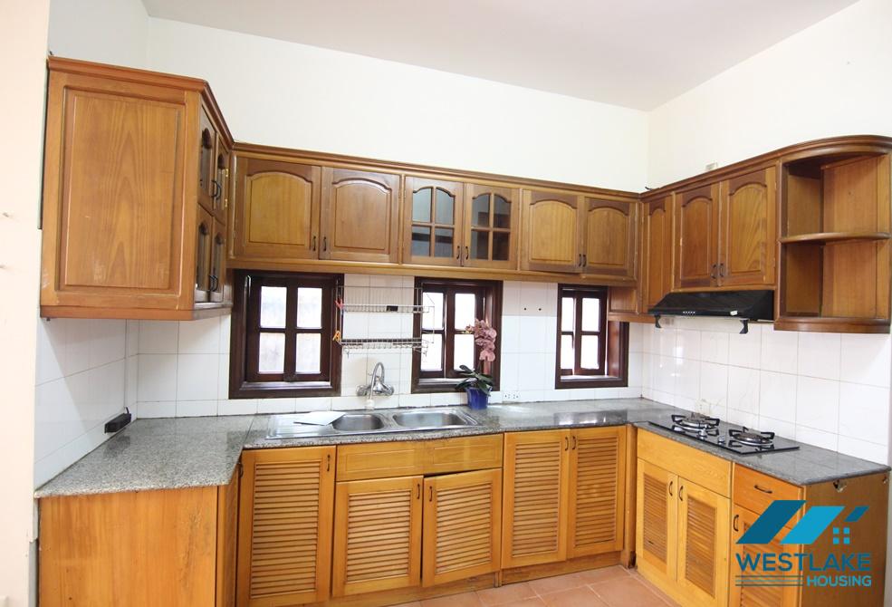 A large 4 bedroom house for rent in Tu Hoa, Tay Ho, Ha Noi A large 4 bedroom house for rent in Tu Hoa, Tay Ho, Ha Noi