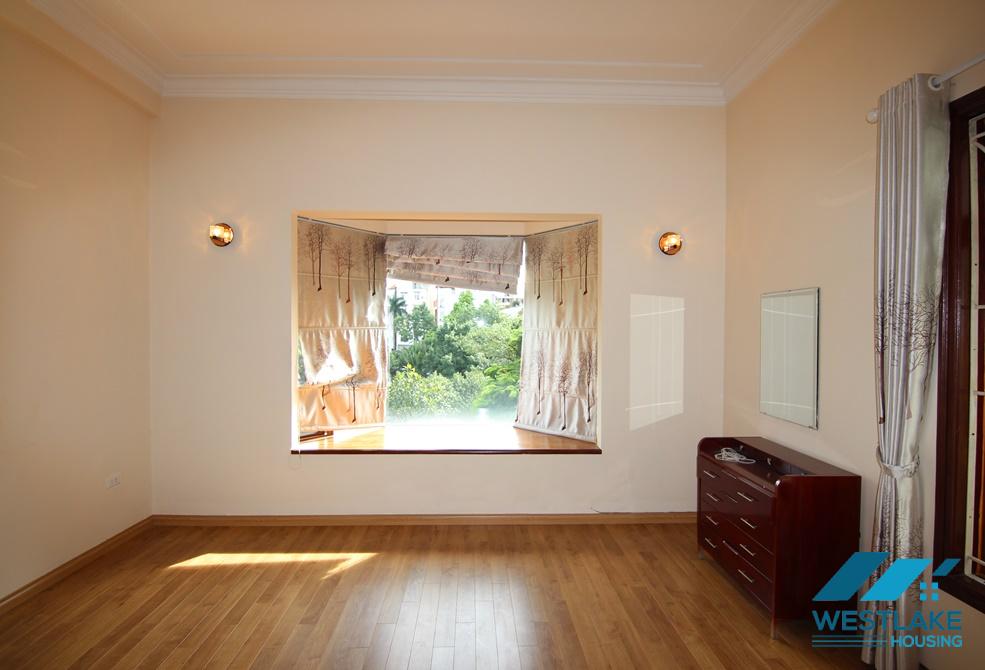 A large 4 bedroom house for rent in Tu Hoa, Tay Ho, Ha Noi A large 4 bedroom house for rent in Tu Hoa, Tay Ho, Ha Noi