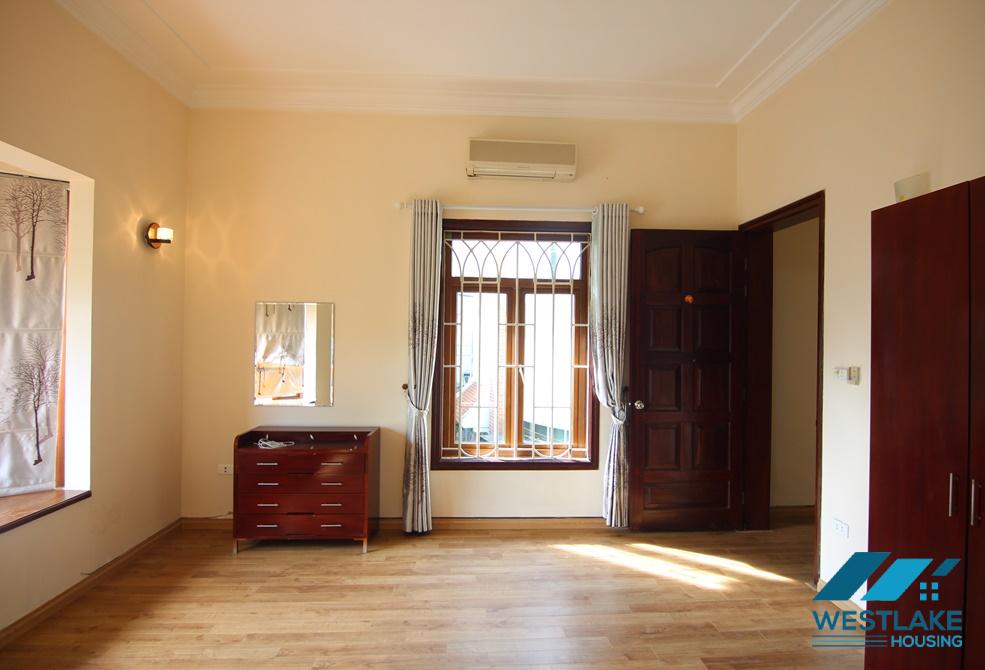 A large 4 bedroom house for rent in Tu Hoa, Tay Ho, Ha Noi A large 4 bedroom house for rent in Tu Hoa, Tay Ho, Ha Noi