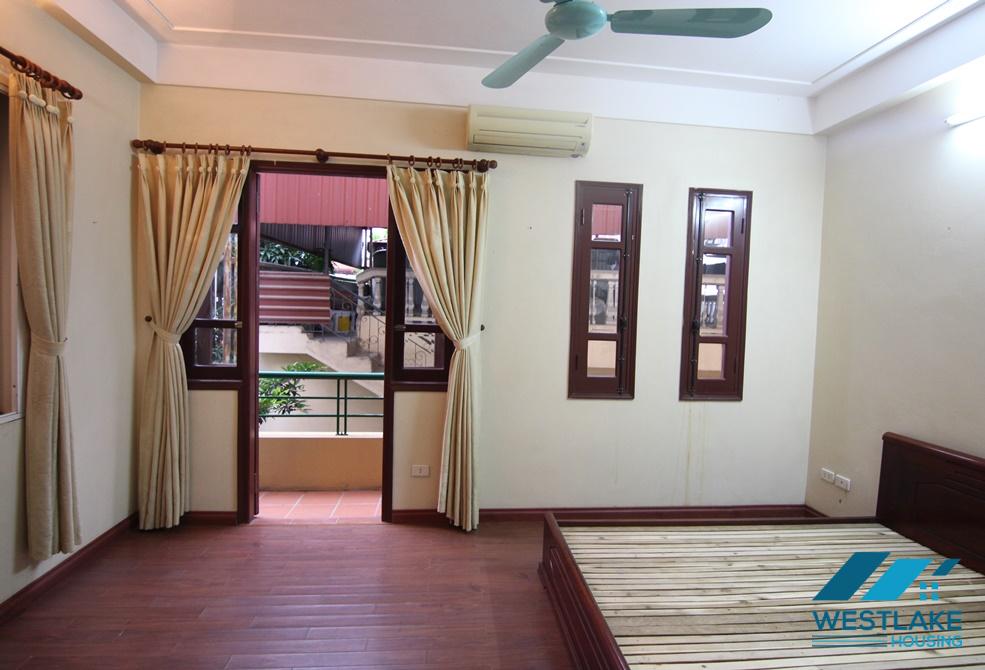A cheap house with 4 bedroom for rent in Tu Hoa, Tay Ho