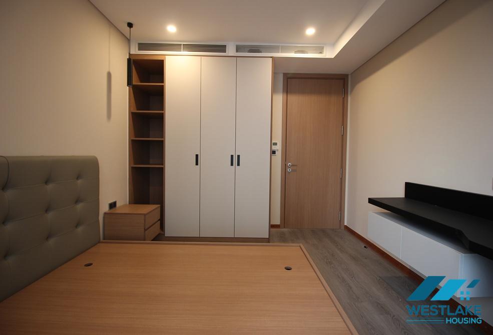 Clean and modern 02 bedrooms apartment on high floor in Tay Ho street, Tay Ho, Ha Noi for rent