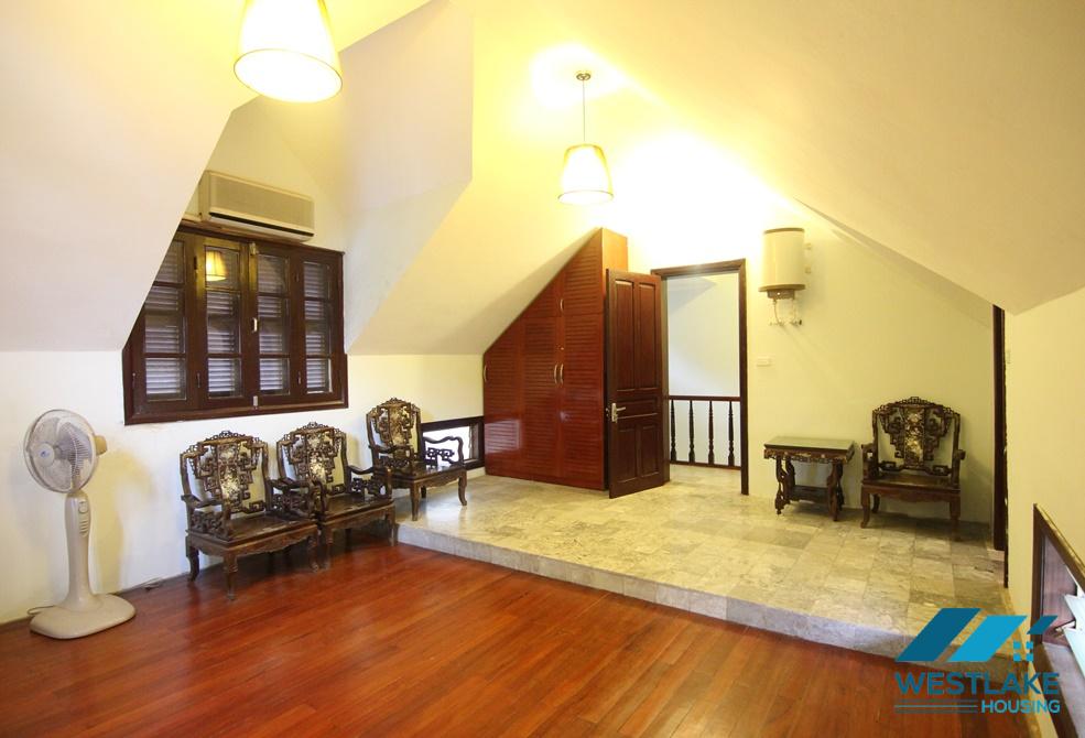 A spacious house with nice yard for rent in Tu Hoa, Tay Ho A spacious house with nice yard for rent in Tu Hoa, Tay Ho