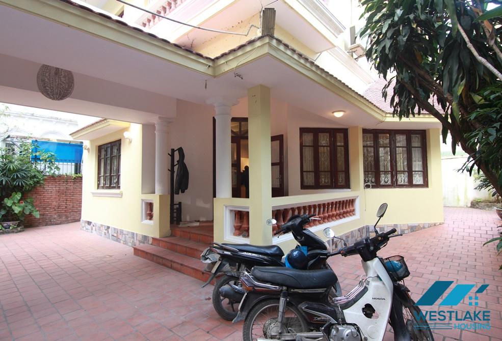 A nice house with big yard for rent in Tu Hoa, Tay Ho