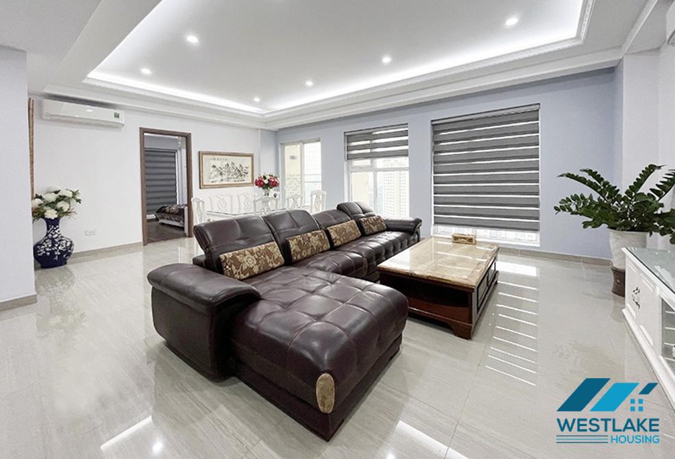 Cho thuê căn hộ mới, đẹp và hiện đại tại Ciputra – Tầm nhìn sân golf xanh mát