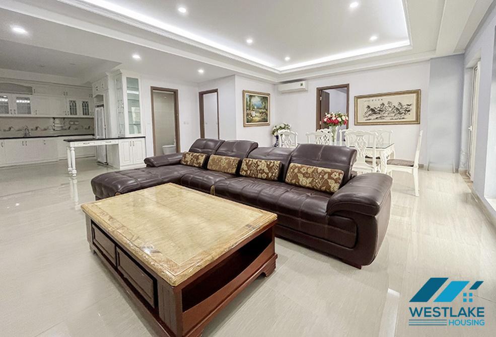 Cho thuê căn hộ mới, đẹp và hiện đại tại Ciputra – Tầm nhìn sân golf xanh mát