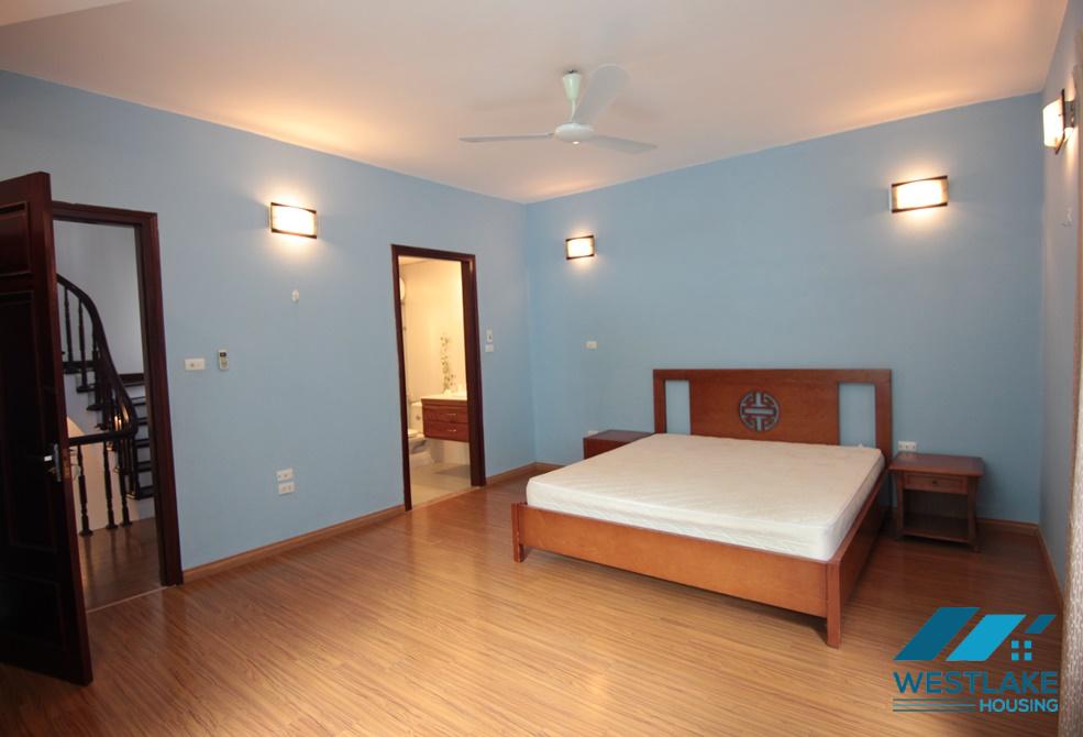 A nice and bright 4 bedroom house for rent in Tu Hoa, Tay Ho