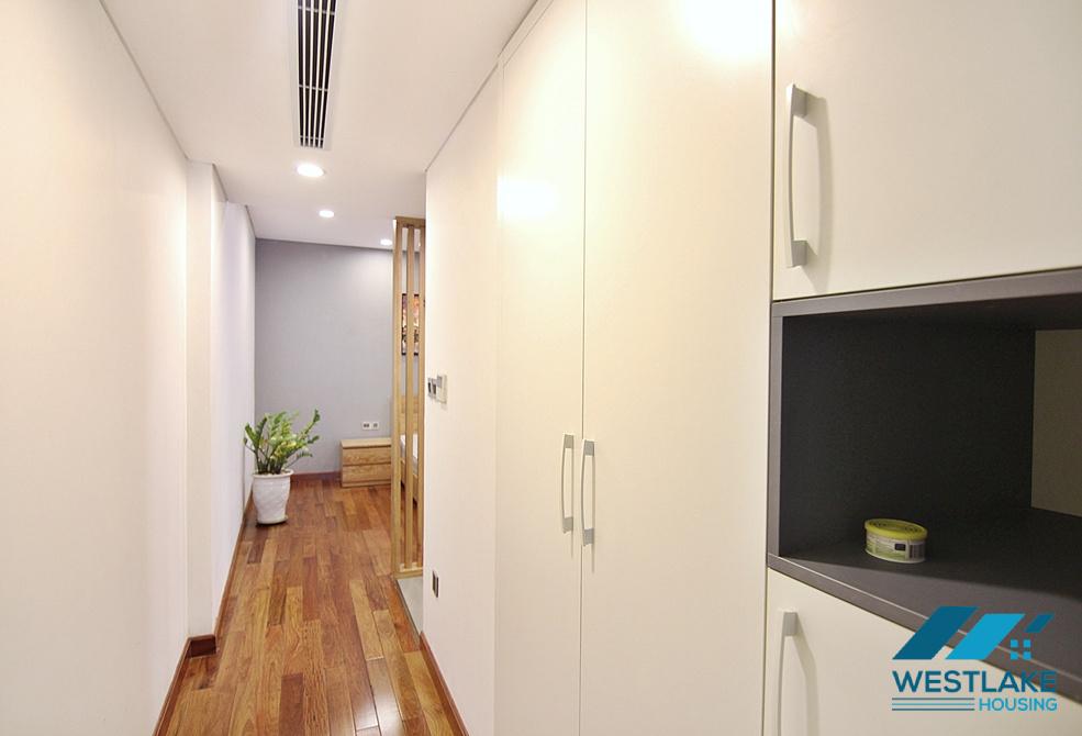 Bright 2-bedroom apartment on Tu Hoa Street, Tay Ho, Ha Noi for rent