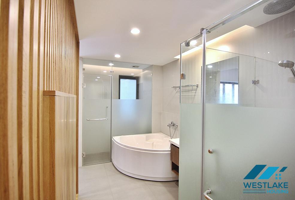 Bright 2-bedroom apartment on Tu Hoa Street, Tay Ho, Ha Noi for rent
