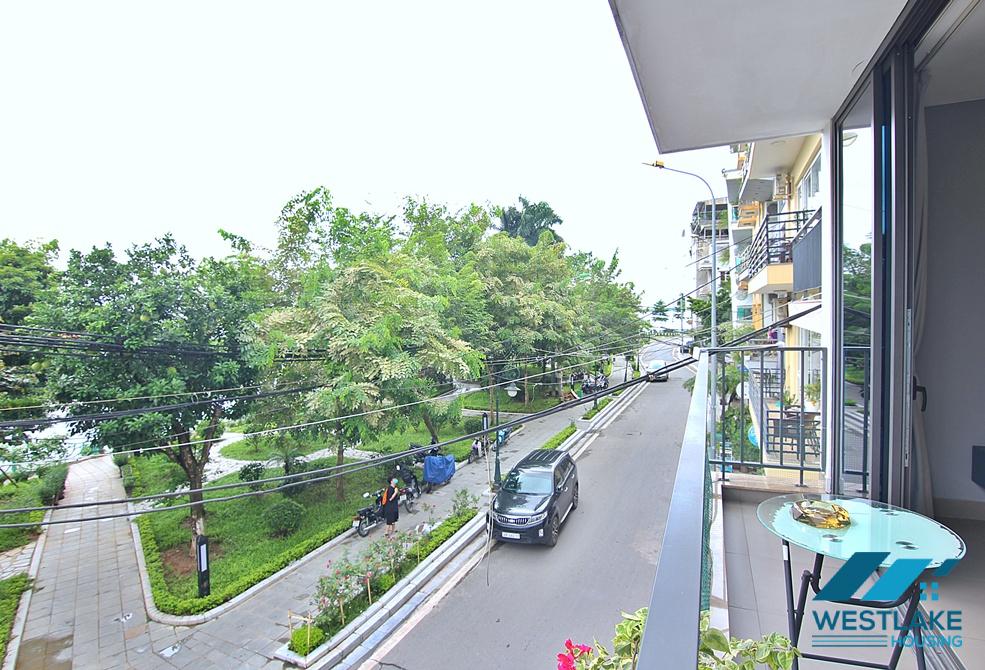 Bright 2-bedroom apartment on Tu Hoa Street, Tay Ho, Ha Noi for rent