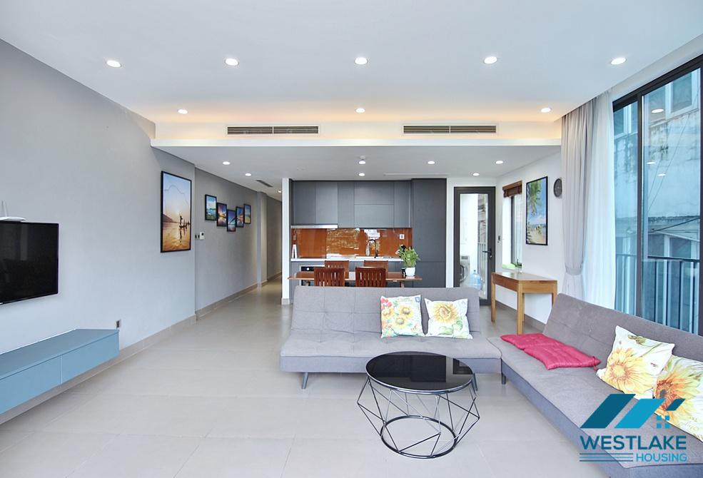 Bright 2-bedroom apartment on Tu Hoa Street, Tay Ho, Ha Noi for rent