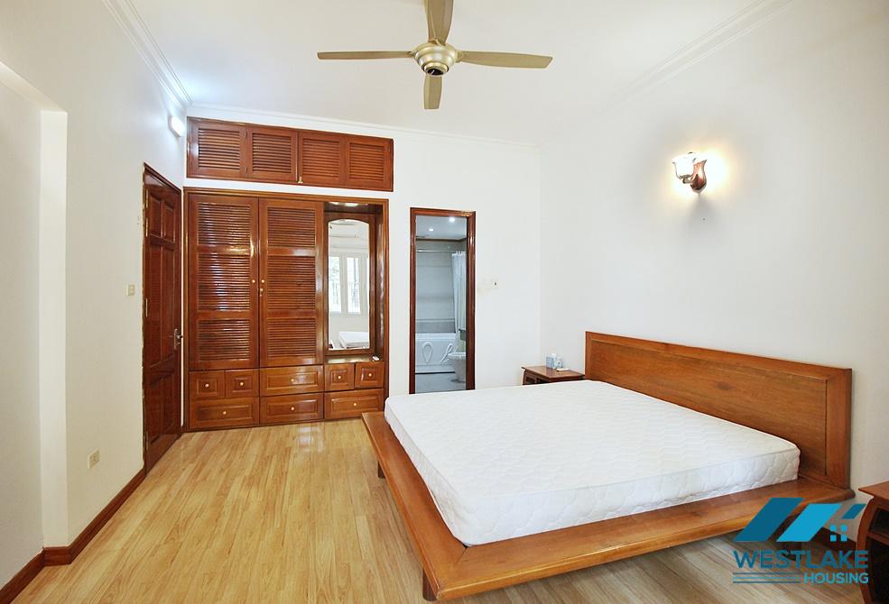 A beautiful 3 bedroom house for rent in Tu Hoa, Tay Ho, Ha Noi A beautiful 3 bedroom house for rent in Tu Hoa, Tay Ho, Ha Noi