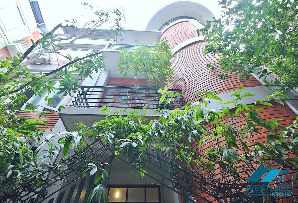 A beautiful 3 bedroom house for rent in Tu Hoa, Tay Ho, Ha Noi