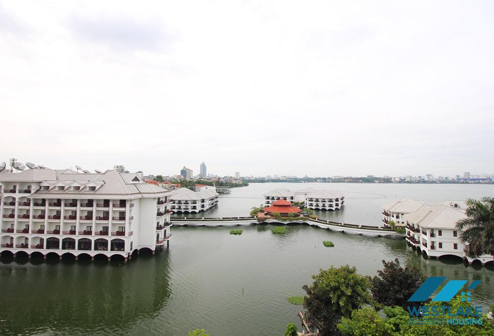 A top floor studio with nice lake view for rent in Tu Hoa, Tay Ho