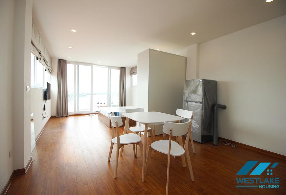 A top floor studio with nice lake view for rent in Tu Hoa, Tay Ho A top floor studio with nice lake view for rent in Tu Hoa, Tay Ho