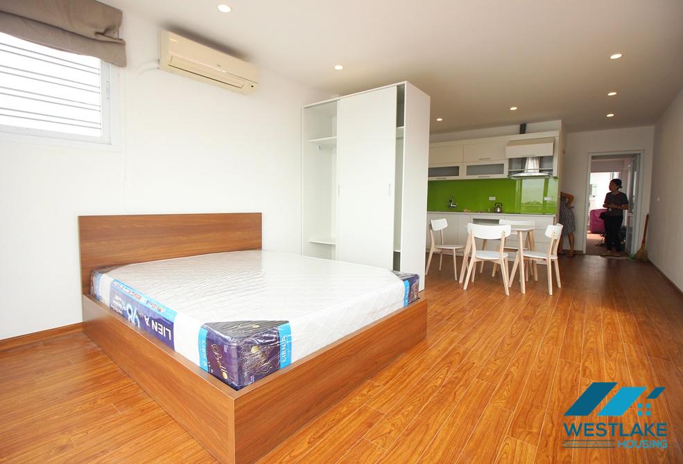 A top floor studio with nice lake view for rent in Tu Hoa, Tay Ho A top floor studio with nice lake view for rent in Tu Hoa, Tay Ho