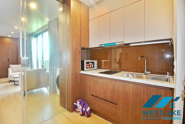 Beautiful Studio Apartment with lake view for rent in Au Co, Tay Ho, Hanoi