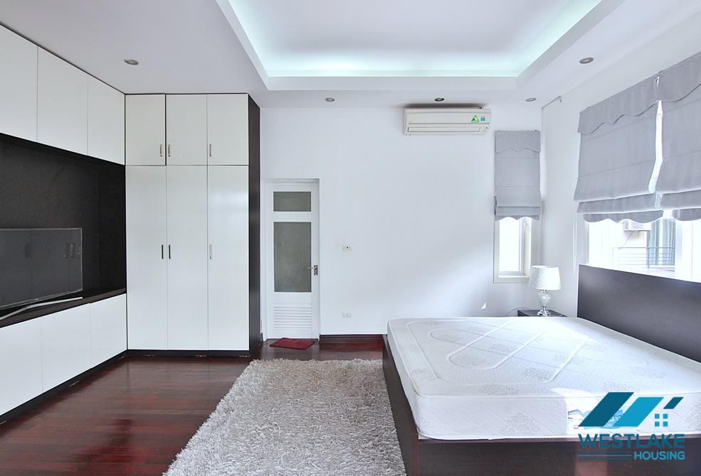 A beautiful villa on lakeside for rent in Tu Hoa, Tay Ho A beautiful villa on lakeside for rent in Tu Hoa, Tay Ho