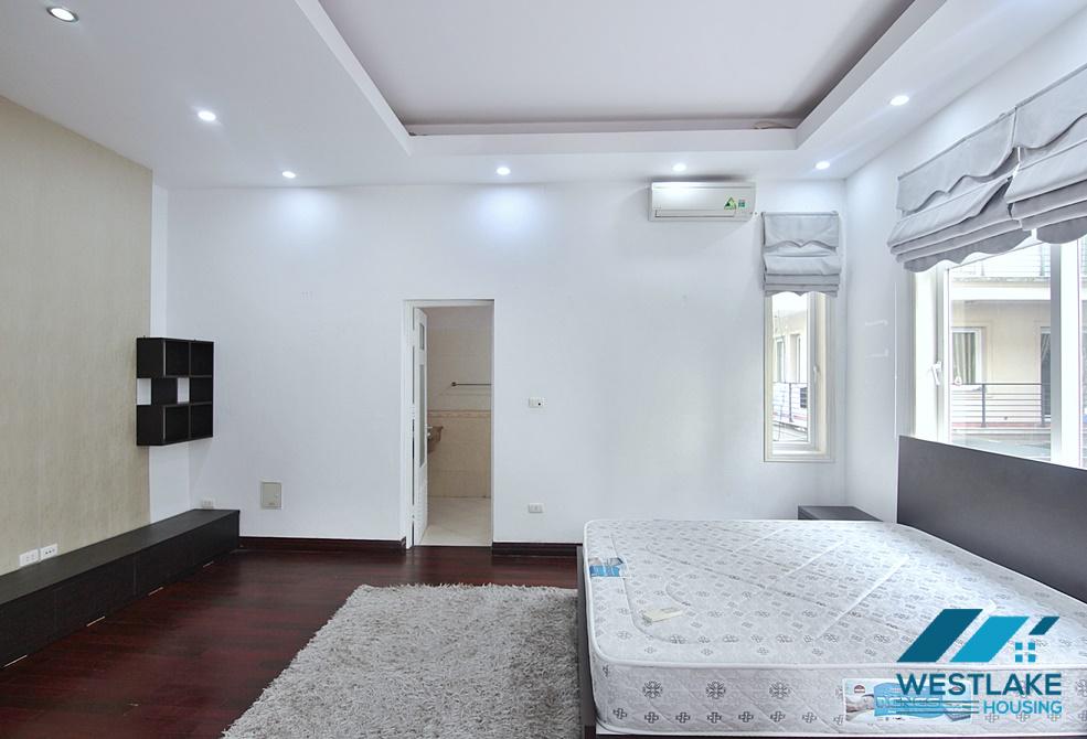 A beautiful villa on lakeside for rent in Tu Hoa, Tay Ho A beautiful villa on lakeside for rent in Tu Hoa, Tay Ho