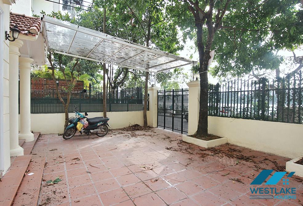 A beautiful villa on lakeside for rent in Tu Hoa, Tay Ho A beautiful villa on lakeside for rent in Tu Hoa, Tay Ho