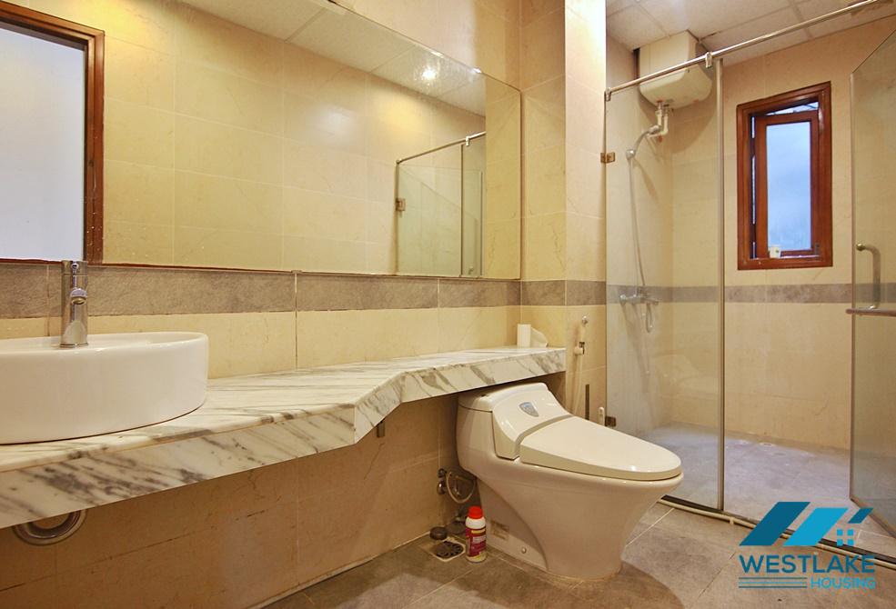 A lake view 1 bedroom apartment for rent in Tu Hoa, Tay Ho, Ha Noi A lake view 1 bedroom apartment for rent in Tu Hoa, Tay Ho, Ha Noi