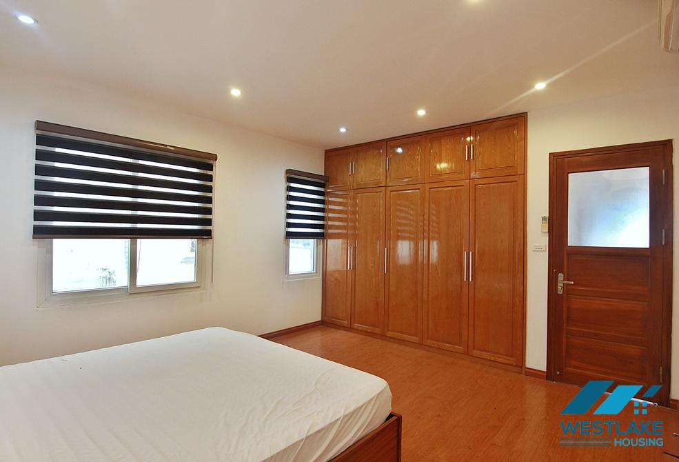 A lake view 1 bedroom apartment for rent in Tu Hoa, Tay Ho, Ha Noi A lake view 1 bedroom apartment for rent in Tu Hoa, Tay Ho, Ha Noi