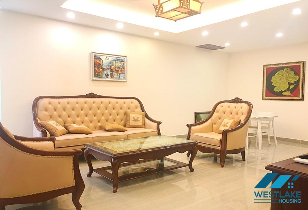 Cho thuê căn hộ 3 phòng ngủ rộng rãi và đẹp tại Ciputra, Tây Hồ