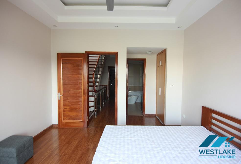 A 4 bedroom house with lake view for rent in Tu Hoa, Tay Ho A 4 bedroom house with lake view for rent in Tu Hoa, Tay Ho