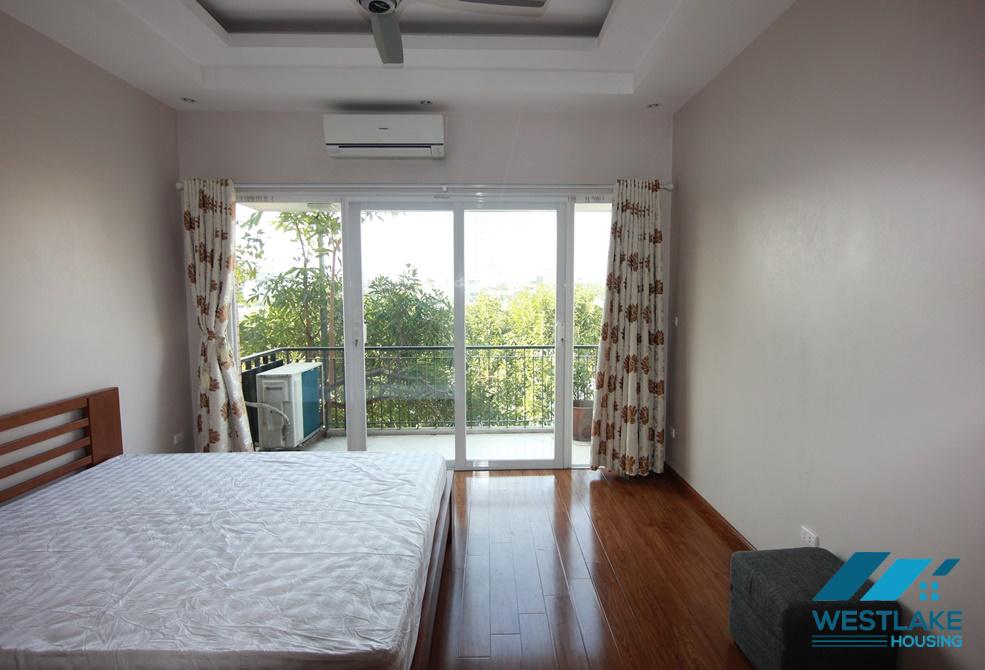 A 4 bedroom house with lake view for rent in Tu Hoa, Tay Ho A 4 bedroom house with lake view for rent in Tu Hoa, Tay Ho